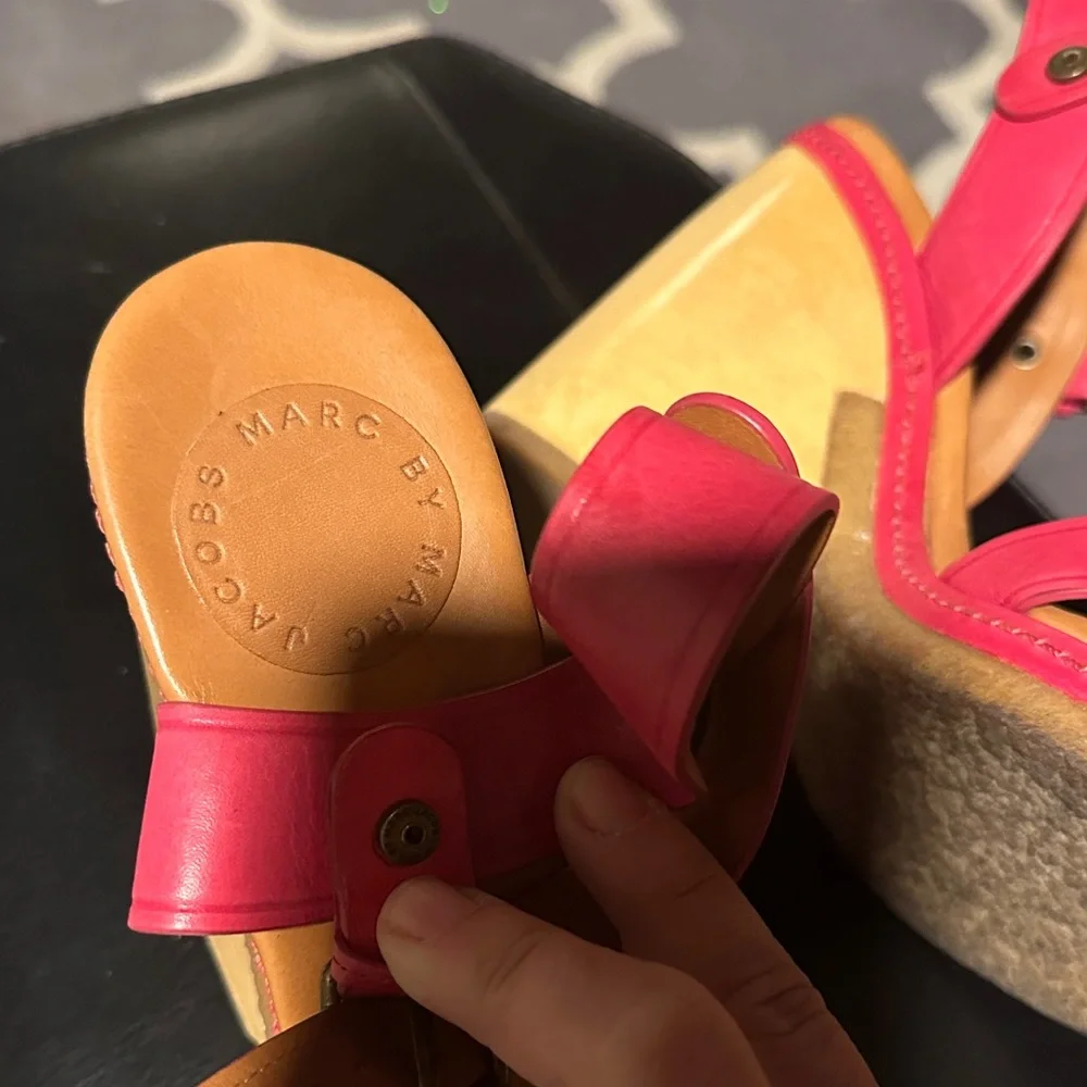 Marc Jacobs Vibrant Pink Sandals - Picture 3 of 3